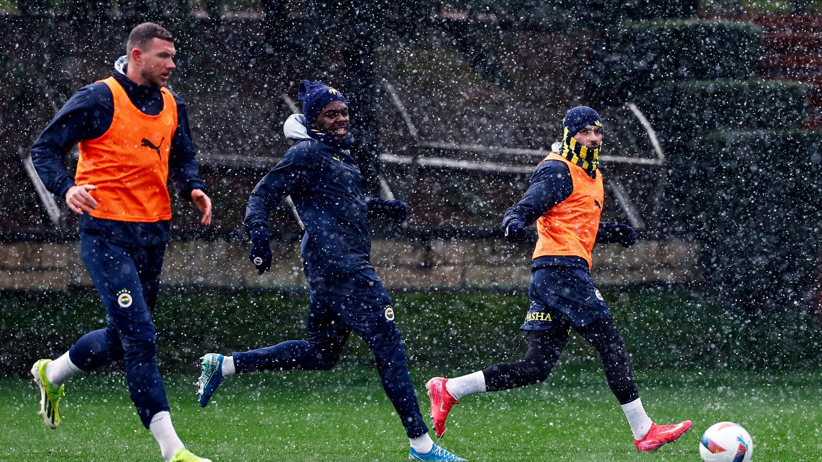 Fenerbahçe, Alanyaspor ile oynayacağı maç için hazırlıklara başladı. Takım, antrenmanlarda