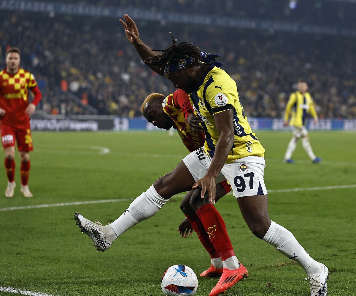 Fenerbahçe'de Allan Saint Maximin ile Ayrılık Kararı Alındı