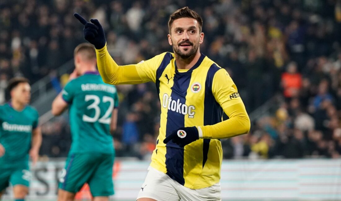 Fenerbahçe, UEFA Avrupa Ligi'nde Anderlecht'i 3-0 mağlup ederek önemli bir