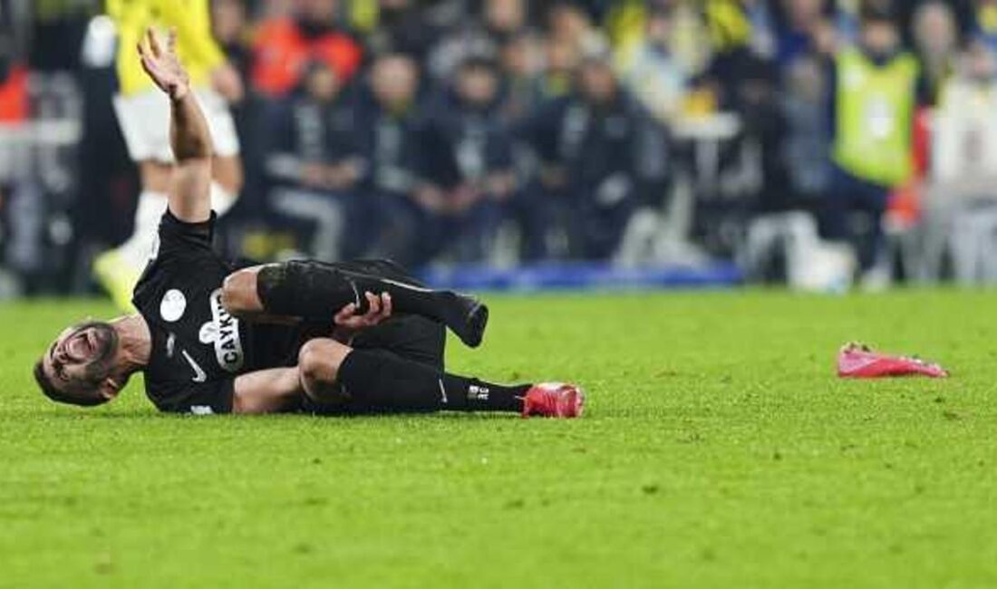 Fenerbahçe, Çaykur Rizespor'u 3-2 yenerek önemli bir galibiyet elde etti.