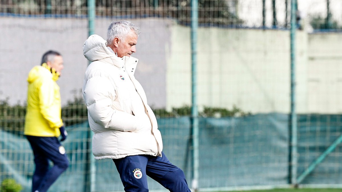 Fenerbahçe, Erzurumspor FK ile yapacağı kritik maça hazırlanıyor. Takımın son