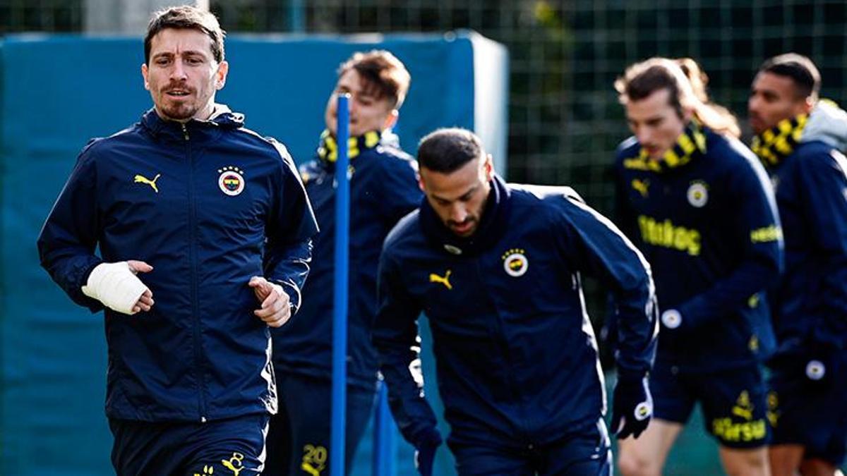 Fenerbahçe, Erzurumspor FK ile oynayacağı maça hazırlıklarını tamamladı. Takımın son