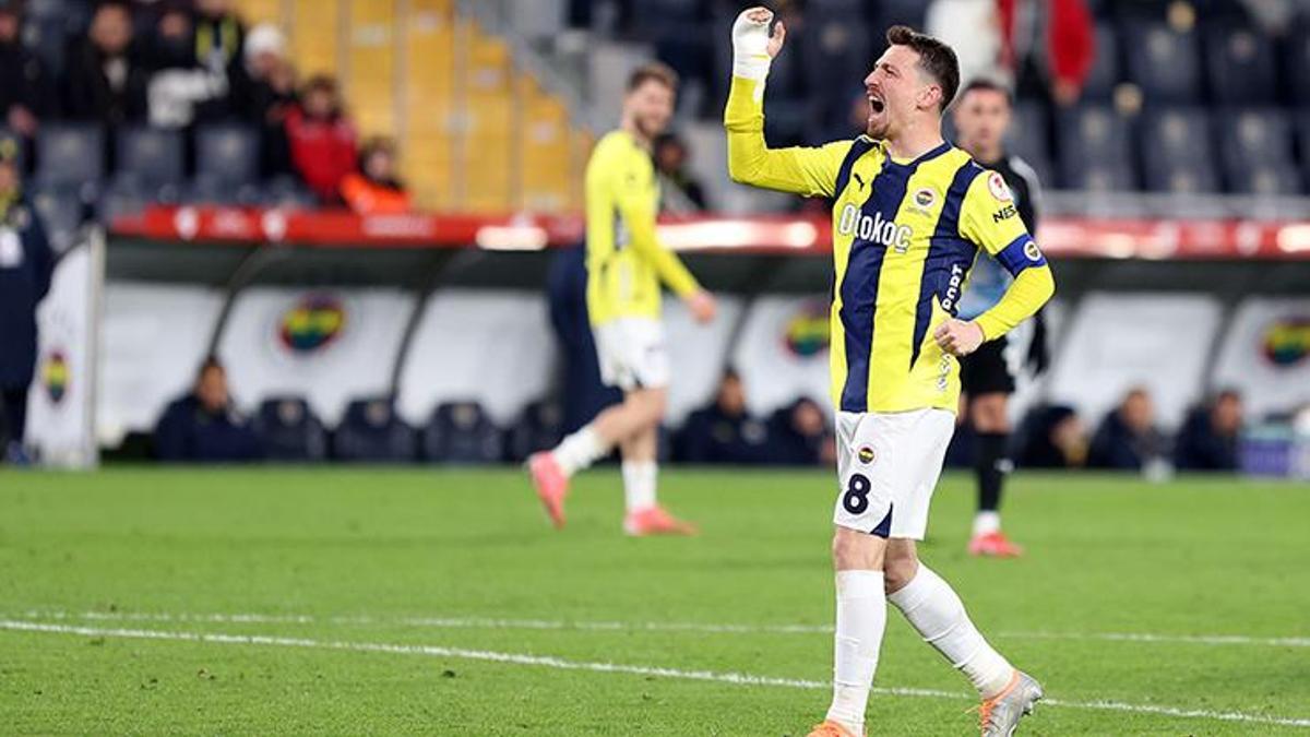 Fenerbahçe, Türkiye Kupası'nda Erzurumspor FK'yı 5-0 mağlup ederek büyük bir