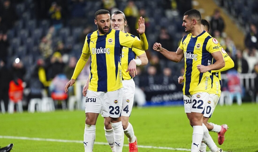Fenerbahçe, Erzurumspor FK karşısında 5-0'lık etkileyici bir galibiyet elde ederek