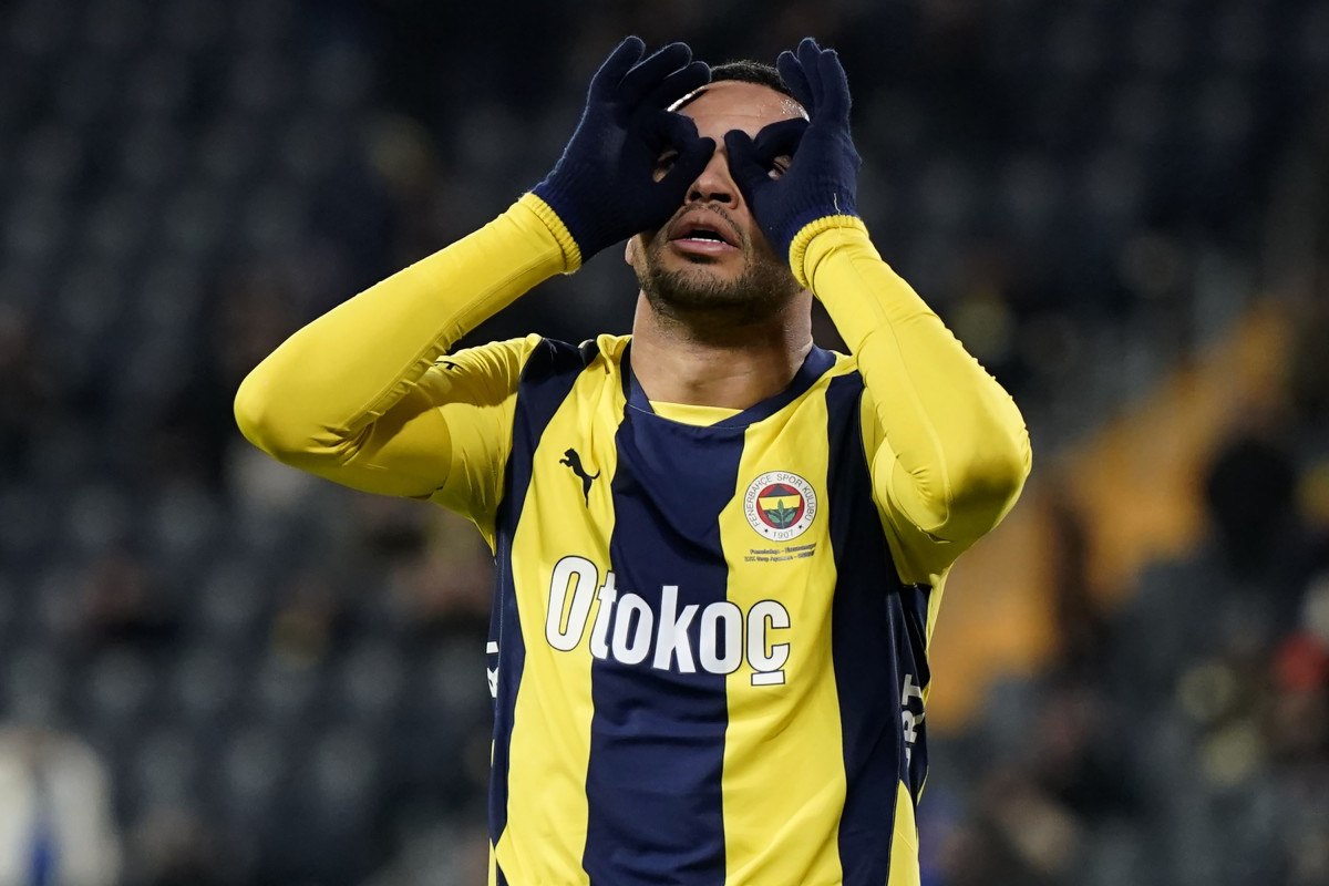 Fenerbahçe, Erzurumspor FK'yı 5-0 Mağlup Etti