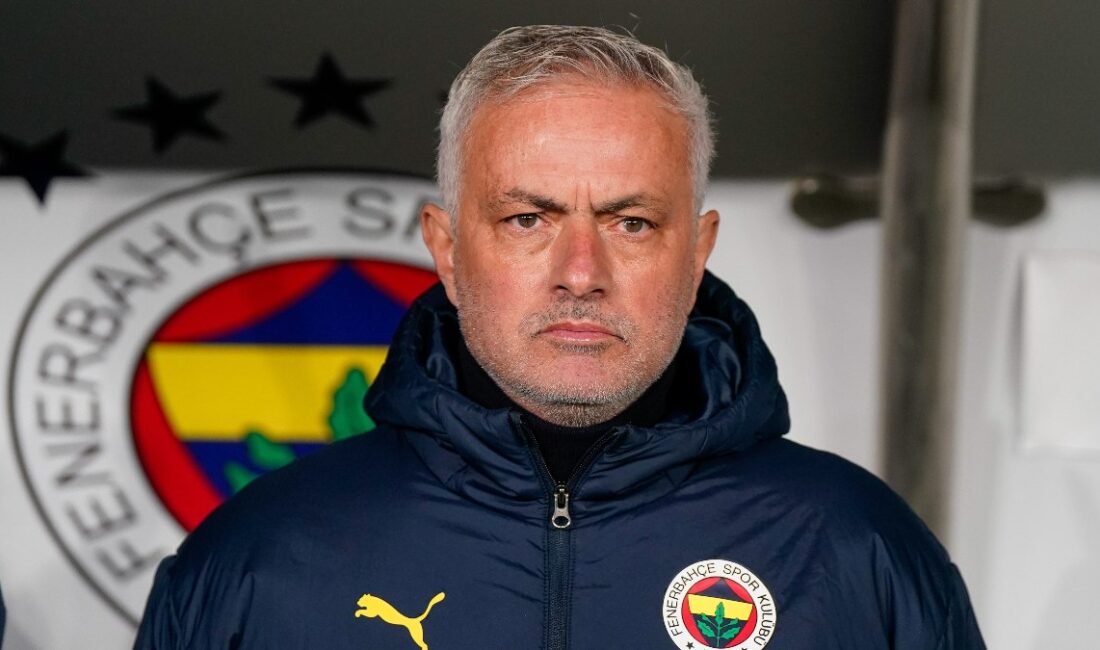 Fenerbahçe, Türkiye Kupası'nda Erzurumspor FK'yi 5-0 mağlup ederek önemli bir