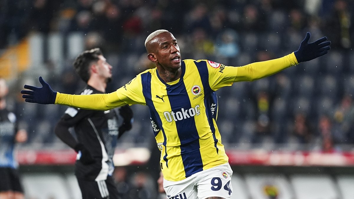 Fenerbahçe, Erzurumspor'u 5-0 yenerek ligdeki önemli bir galibiyet elde etti.