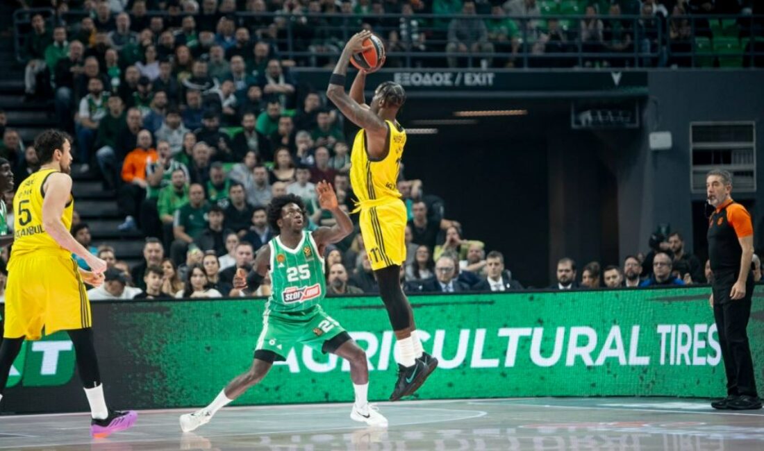 Fenerbahçe, EuroLeague'de Panathinaikos'a karşı beklenmedik bir kayıp yaşadı. Maçın öne