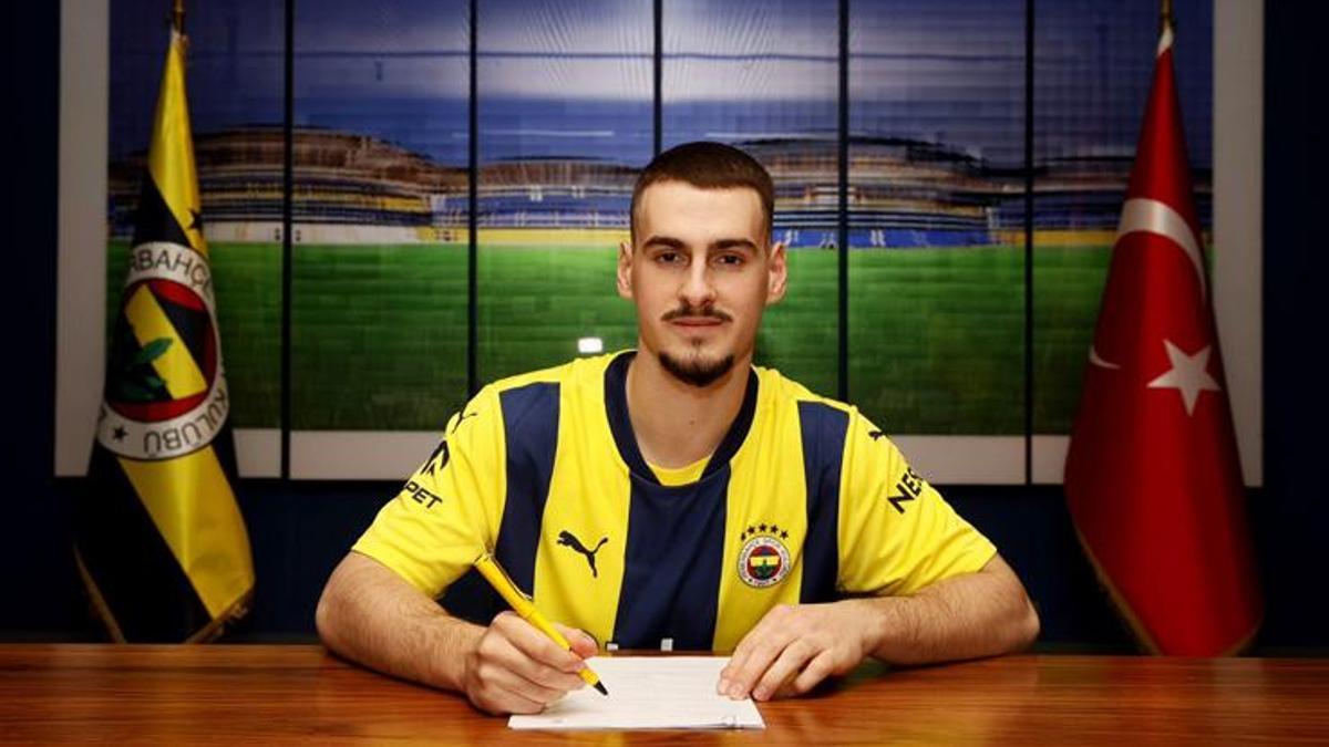 Fenerbahçe, genç yetenek Ognjen Mimovic ile 4,5 yıllık sözleşme imzalayarak