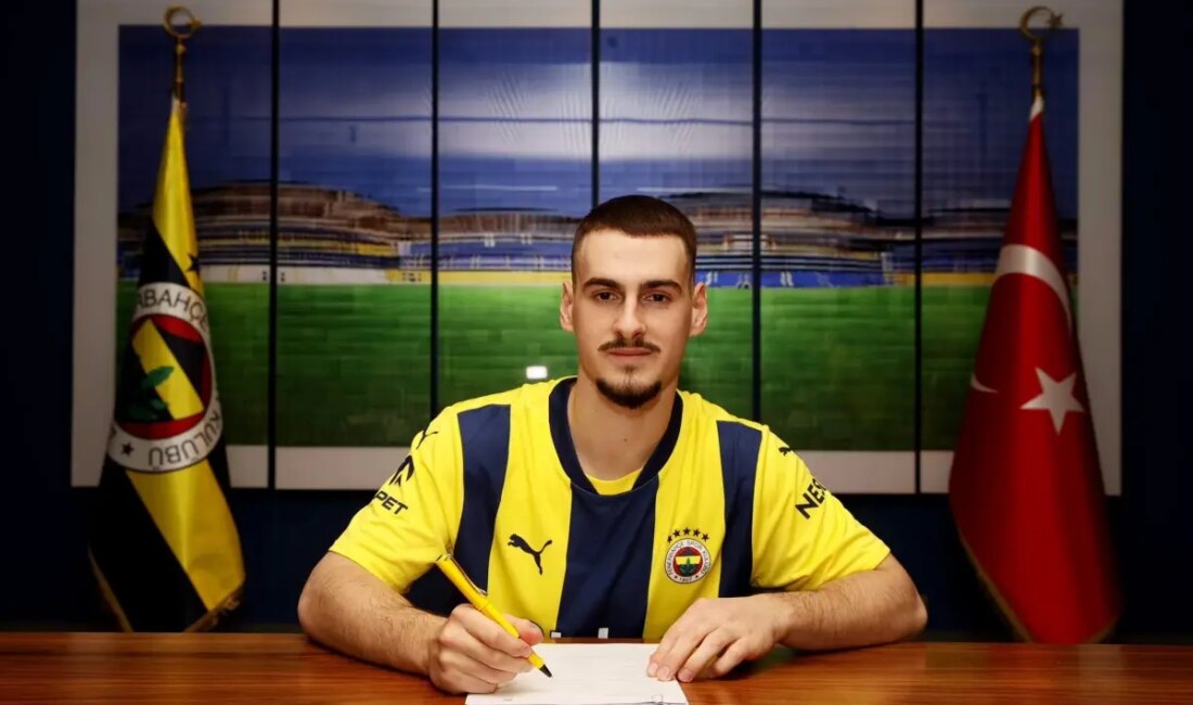 Fenerbahçe, genç yetenek Ognjen Mimovic ile 4,5 yıllık sözleşme imzalayarak