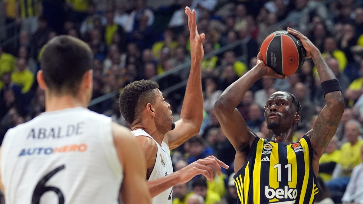 Fenerbahçe, EuroLeague'deki önemli mücadelesinde Real Madrid'i 78-67 yenerek büyük bir
