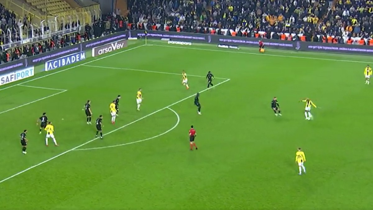 Fenerbahçe, Rizespor karşısında 3-2'lik skorla geri dönüş yaptı. Maçta yaşanan