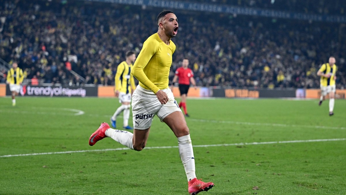 Fenerbahçe, Rizespor karşısında forvetlerinin etkili oyunuyla galip geldi. Maçın detayları,
