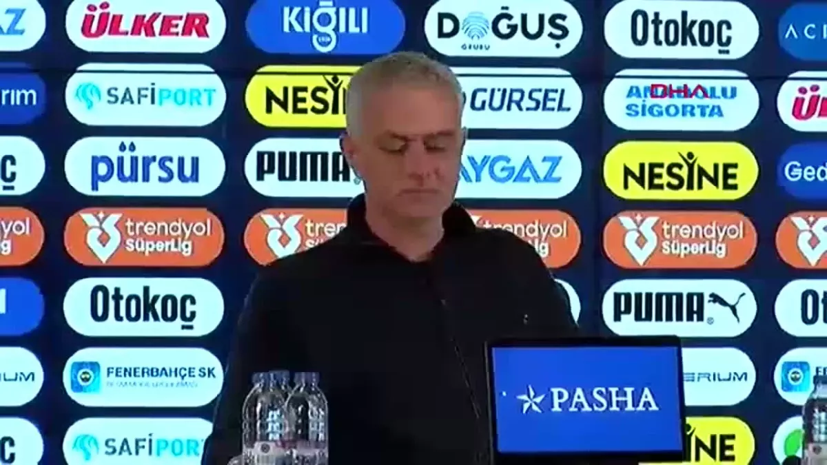 Fenerbahçe Teknik Direktörü Jose Mourinho, Çaykur Rizespor maçı sonrası değerlendirmelerini
