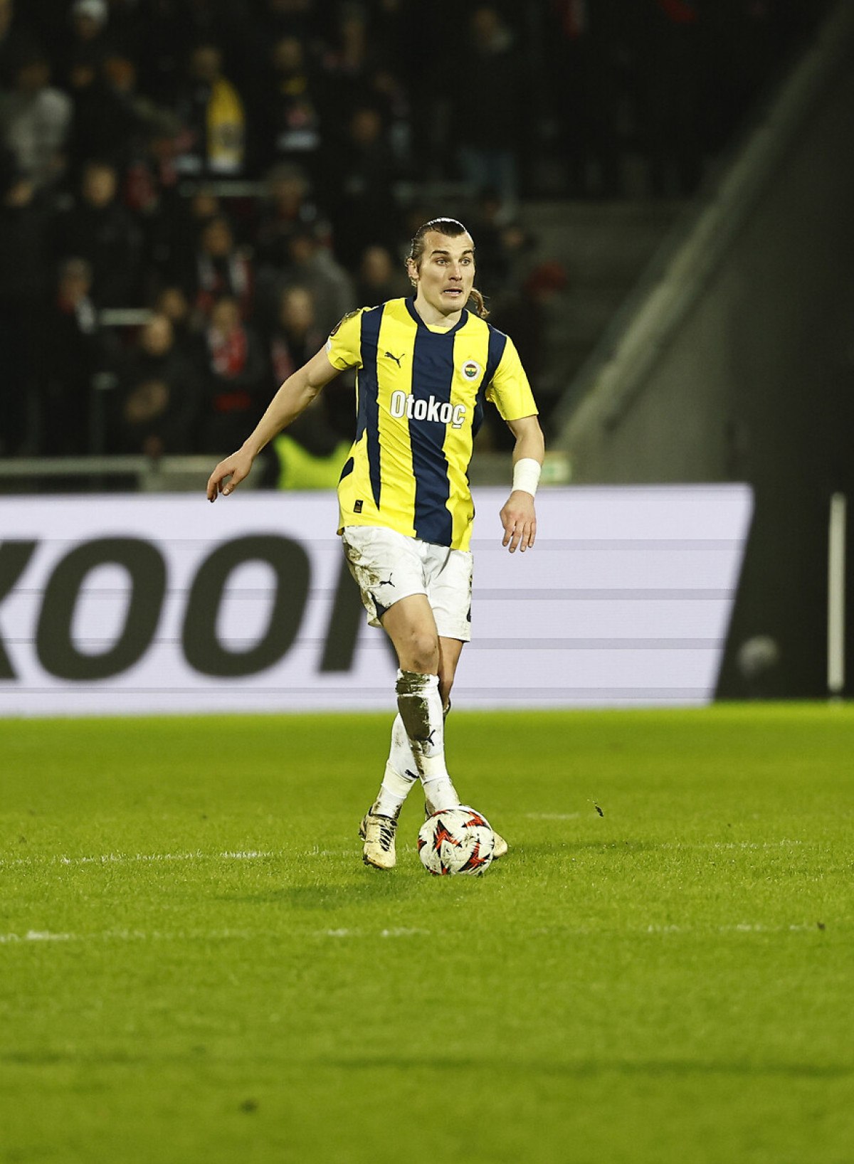 Fenerbahçe'de Stoper Krizi ve Sakatlıklar