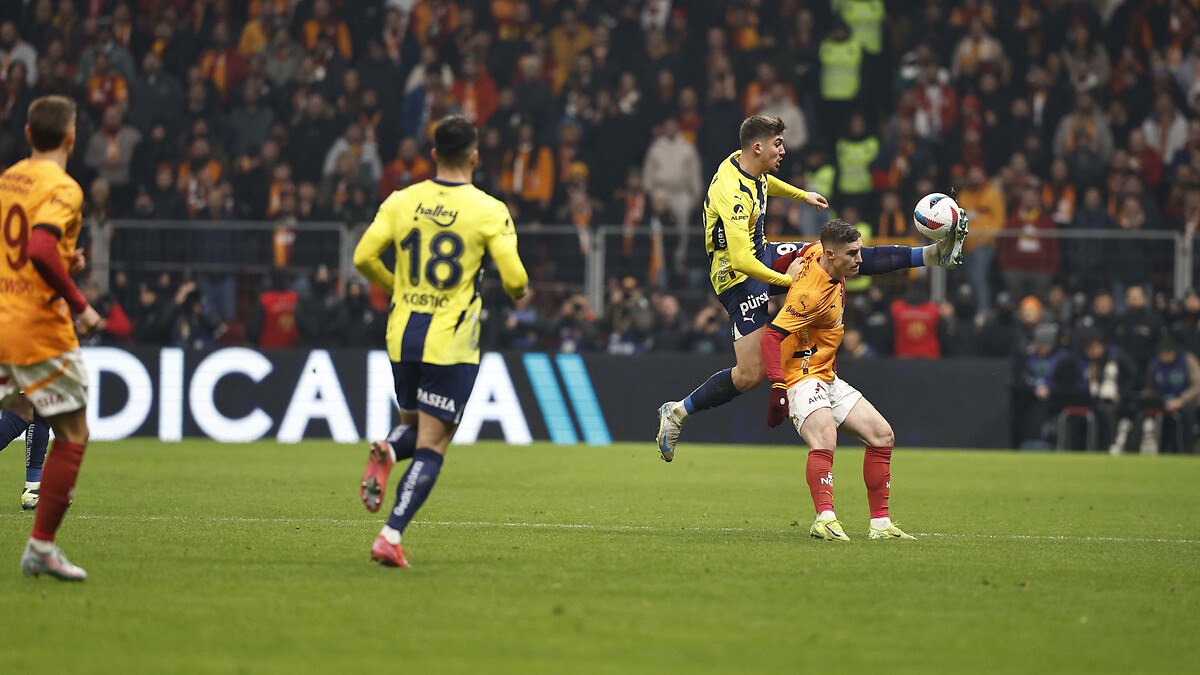 Fenerbahçe Teknik Yöneticisi Jose Mourinho'nun parlattığı Yusuf Akçiçek, tatsız tuzsuz