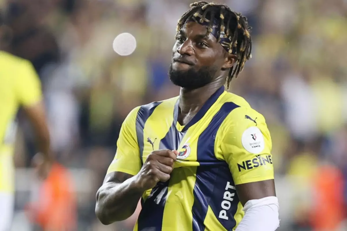 Fenerbahçe'nin yıldızı Maximin'in Napoli'ye transfer süreci, kulüp içindeki gelişmeler ve