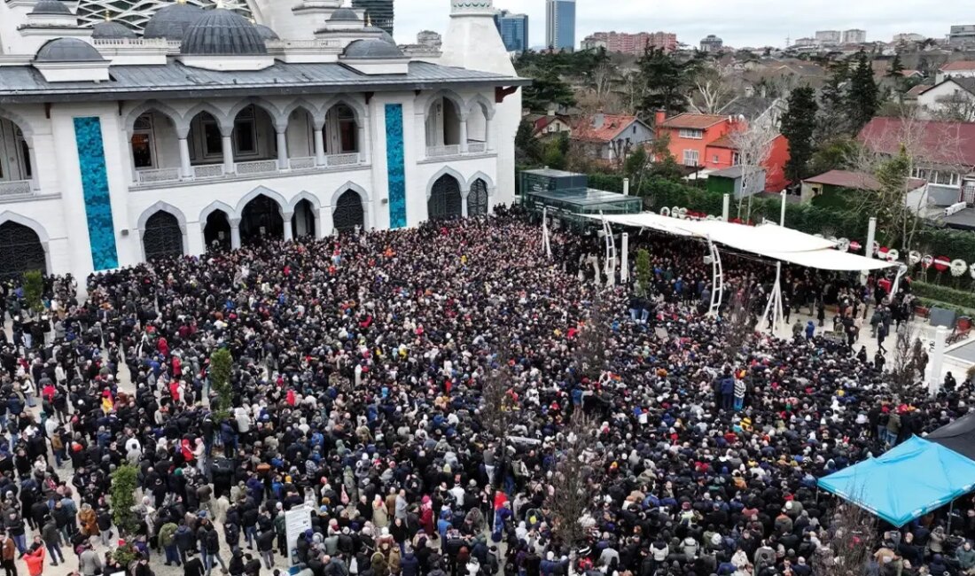 Ferdi Tayfur'un müzik kariyerinin yanı sıra, hayırseverlik çalışmaları ve topluma