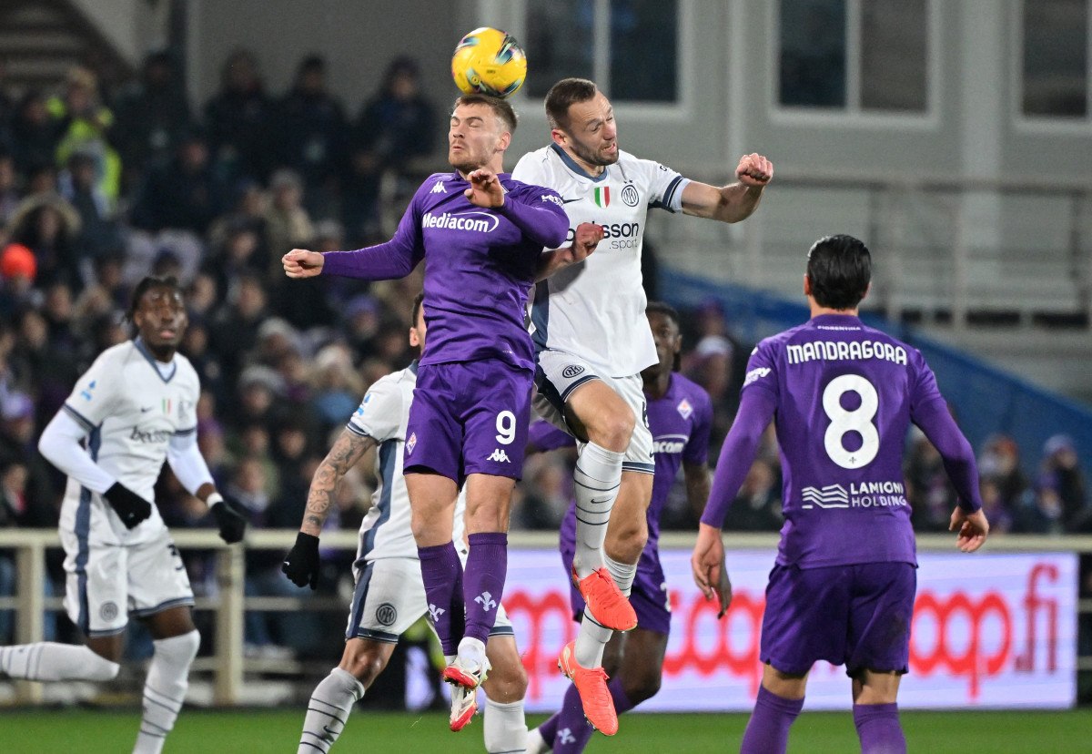 Fiorentina, Inter'i 3-0 Mağlup Etti: Serie A'da Önemli Bir Galibiyet