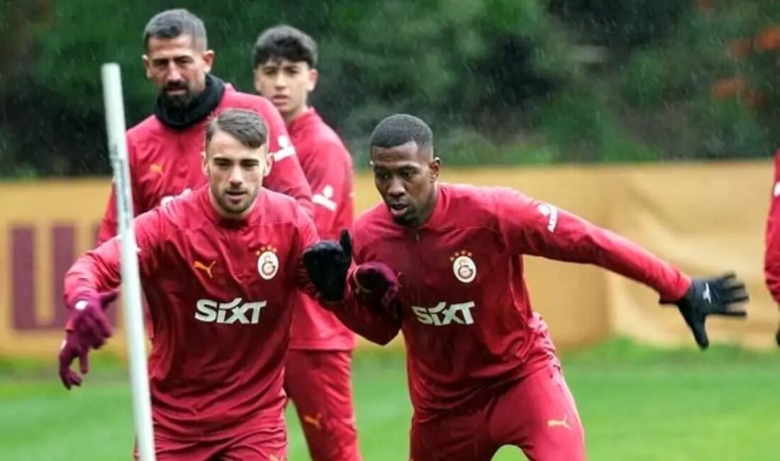 Galatasaray, Adana Demirspor ile oynayacağı kritik maç için hazırlıklarını sürdürüyor.