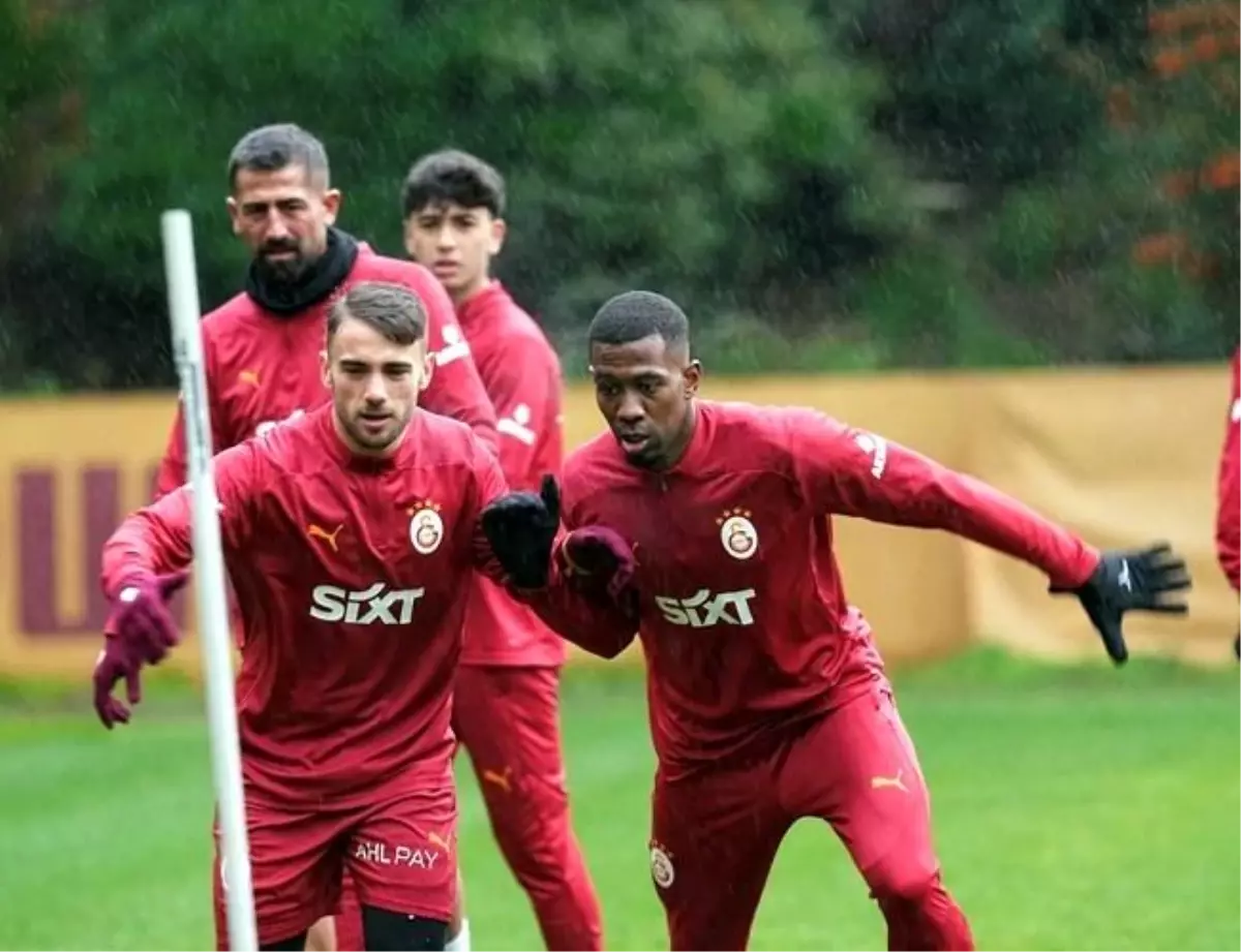 Galatasaray, Adana Demirspor ile oynayacağı kritik maç için hazırlıklarını sürdürüyor.