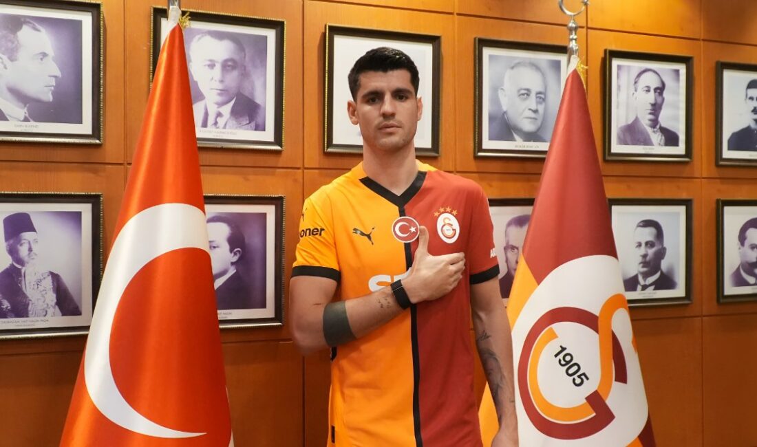 Galatasaray, İspanyol golcü Alvaro Morata'yı kiralık olarak kadrosuna kattı. Transferin