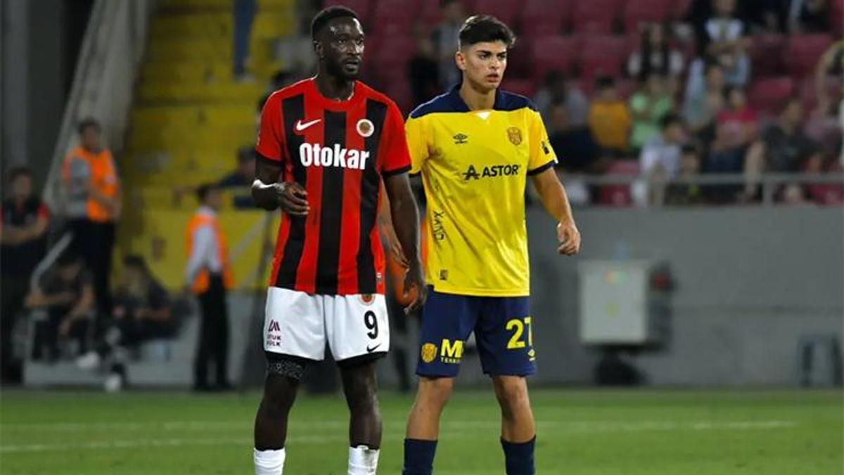 Galatasaray, futbolcu Arda Ünyay'ı kadrosuna kattı. Genç yeteneğin transferi, taraftarlar