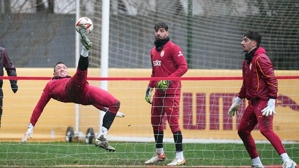 Galatasaray, AZ Alkmaar ile karşılaşacağı kritik maç için hazırlıklarını sürdürüyor.
