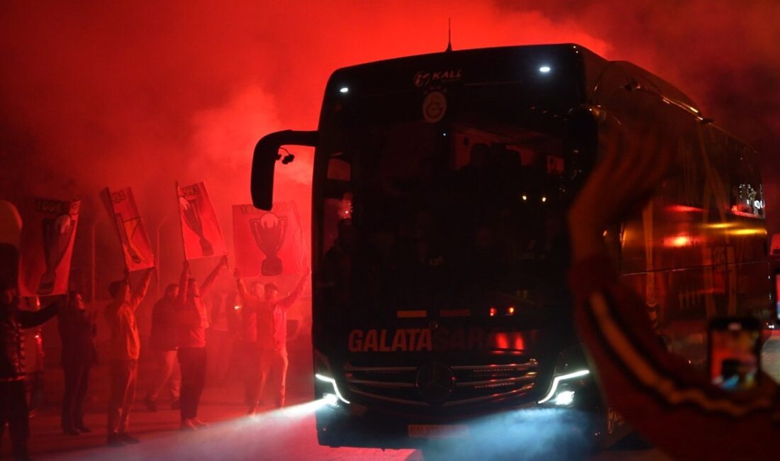 Galatasaray, Gaziantep FK ile oynayacağı önemli maç için Gaziantep'e gitti.