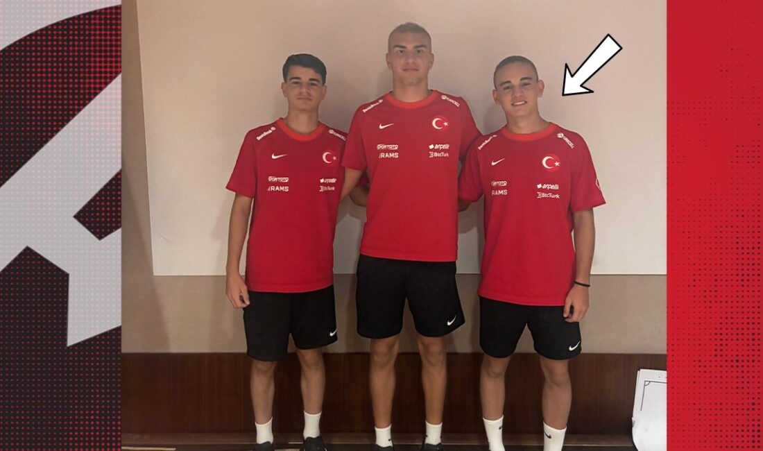Galatasaray, genç sol bek Eren Kaya'yı kadrosuna kattı. Futbol dünyasında