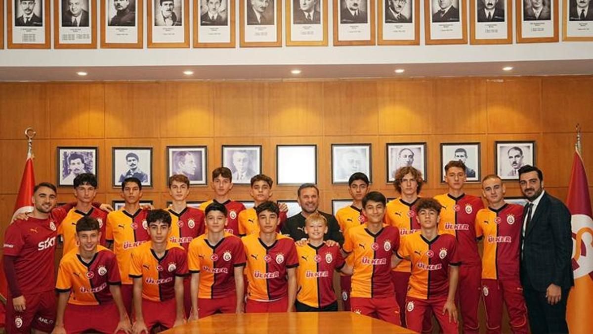 Galatasaray, geleceğin yıldızlarını keşfederek genç yeteneklerle yeni sözleşmeler imzaladı. Kulüp,