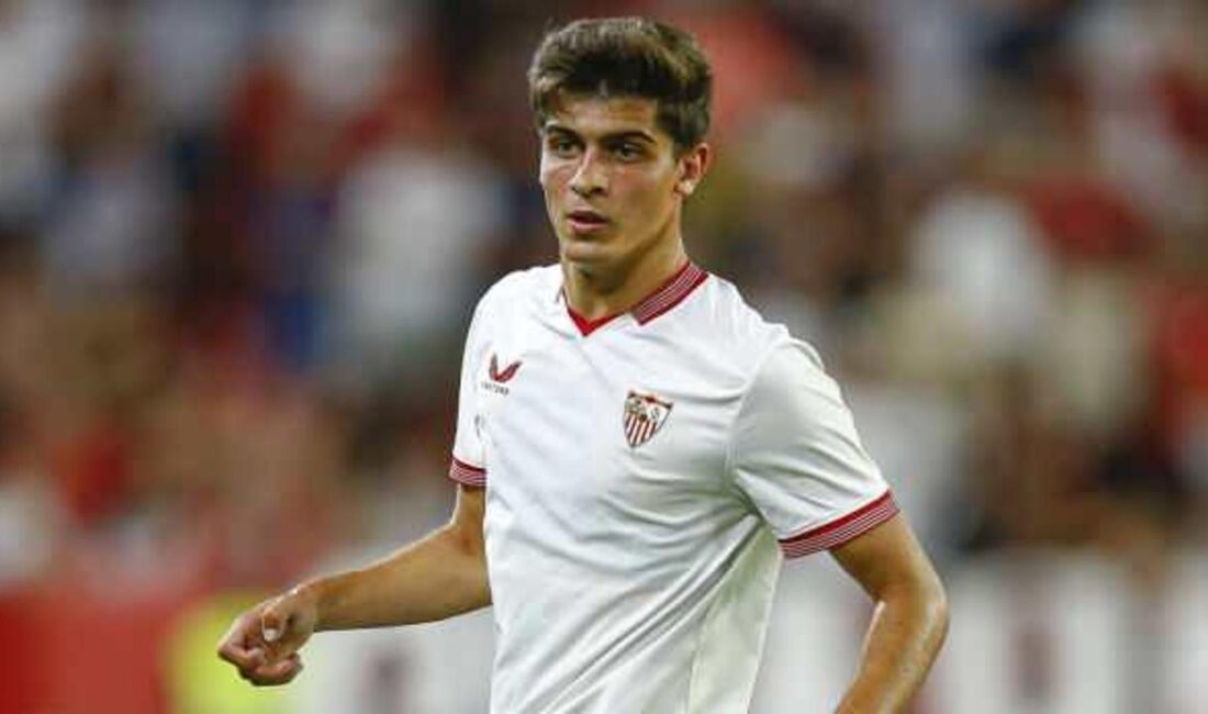 Galatasaray, Sevilla ile Juanlu Sanchez transferi için görüşmelere başladı. Sarı-kırmızılıların