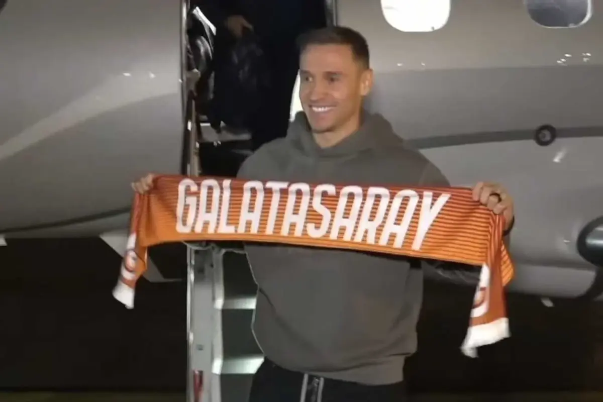 Galatasaray, Polonyalı futbolcu Przemyslaw Frankowski'yi kadrosuna kattı. Transfer süreci ve