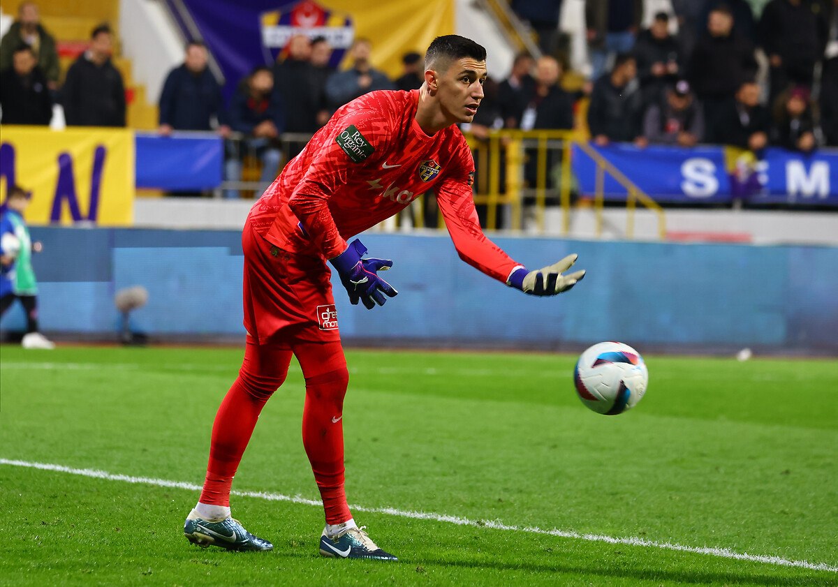 Galatasaray, Yunan Kaleci Konstantinos Tzolakis'i Takip Ediyor