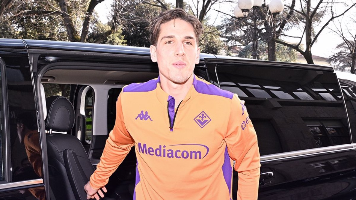 Galatasaray'da Nicolo Zaniolo'nun Fiorentina'ya transferi, futbol dünyasında büyük yankı uyandırdı.