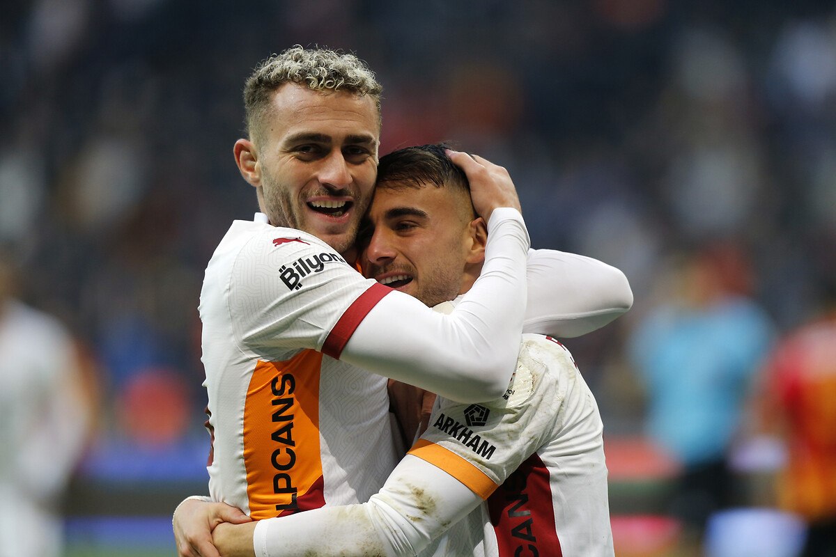 Galatasaray'da Sözleşme Görüşmeleri: Yunus Akgün ve Barış Alper Yılmaz