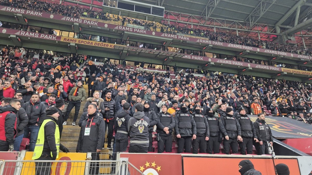 Galatasaray Lider Yardımcısı Niyazi Yelkencioğlu, sponsorluk mutabakatı imza merasiminde konuştu.