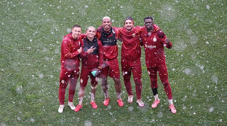 Galatasaray'ın Hollanda'ya Önemli Eksiklerle Gidişi