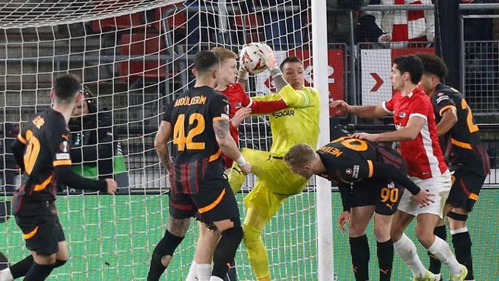 Galatasaray'ın AZ Alkmaar Mağlubiyeti ve Okan Buruk'un Değerlendirmeleri
