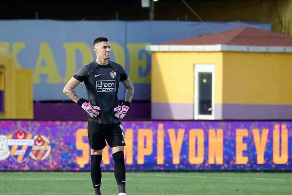Galatasaray'ın Berke Özer Transfer Hedefi