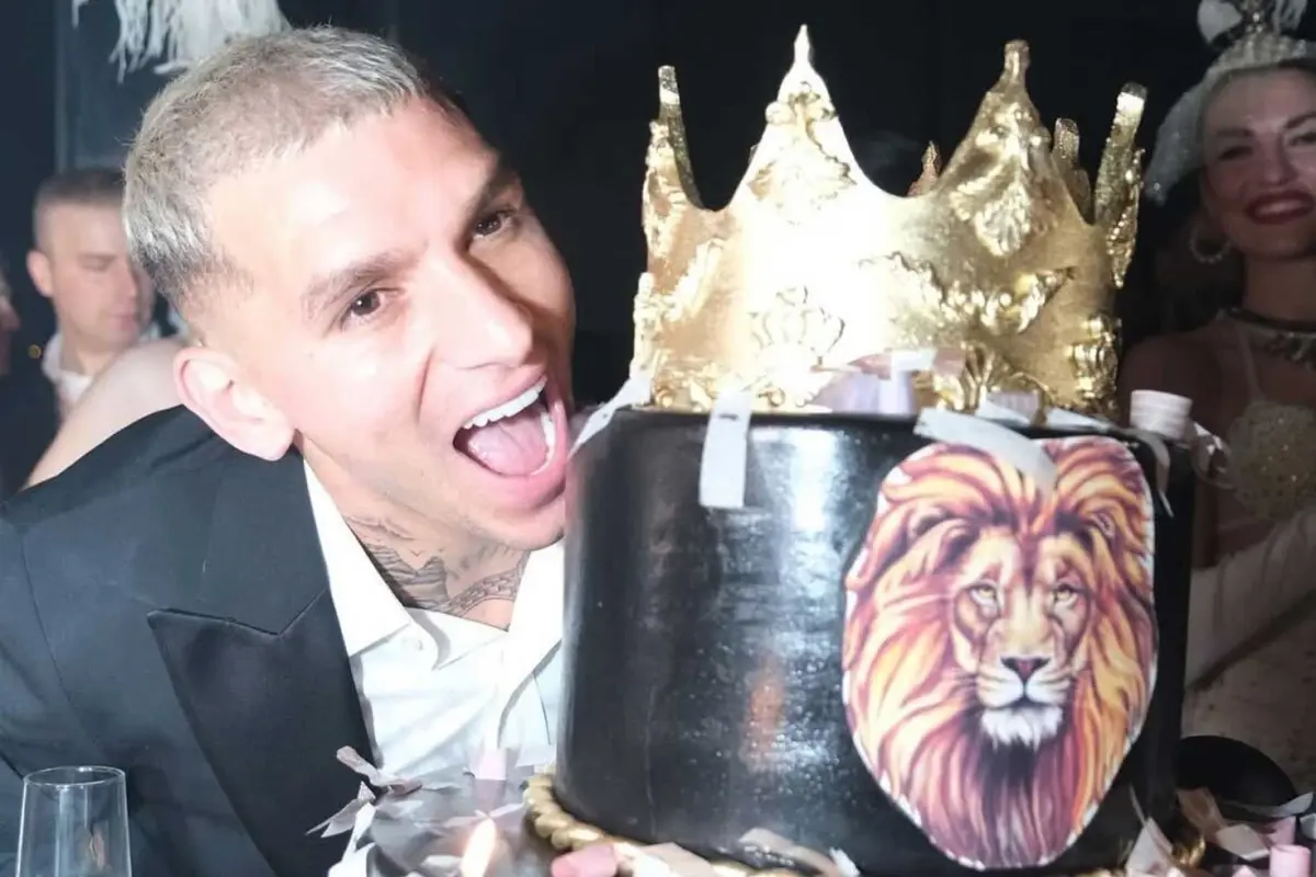 Galatasaraylı Lucas Torreira'nın 29. doğum günü kutlaması, futbolseverler için unutulmaz