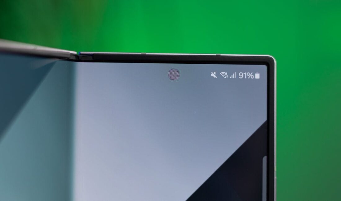 Galaxy S26 Ultra'nın ekran altı kamera teknolojisi, kullanıcı deneyimini nasıl