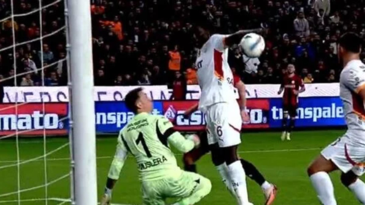 Gaziantep FK ile Galatasaray arasında oynanan maçta yaşanan tartışmalı anlar