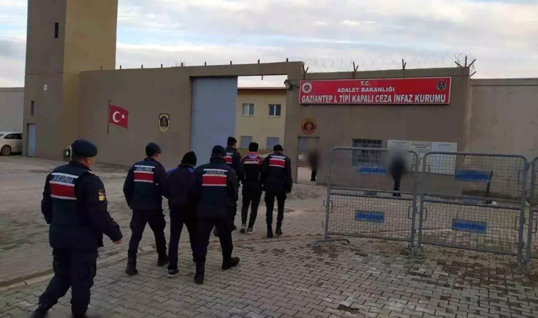 Gaziantep'te gerçekleştirilen operasyonda 59 şüpheli dolandırıcılık faaliyetleri nedeniyle yakalandı. Detaylar