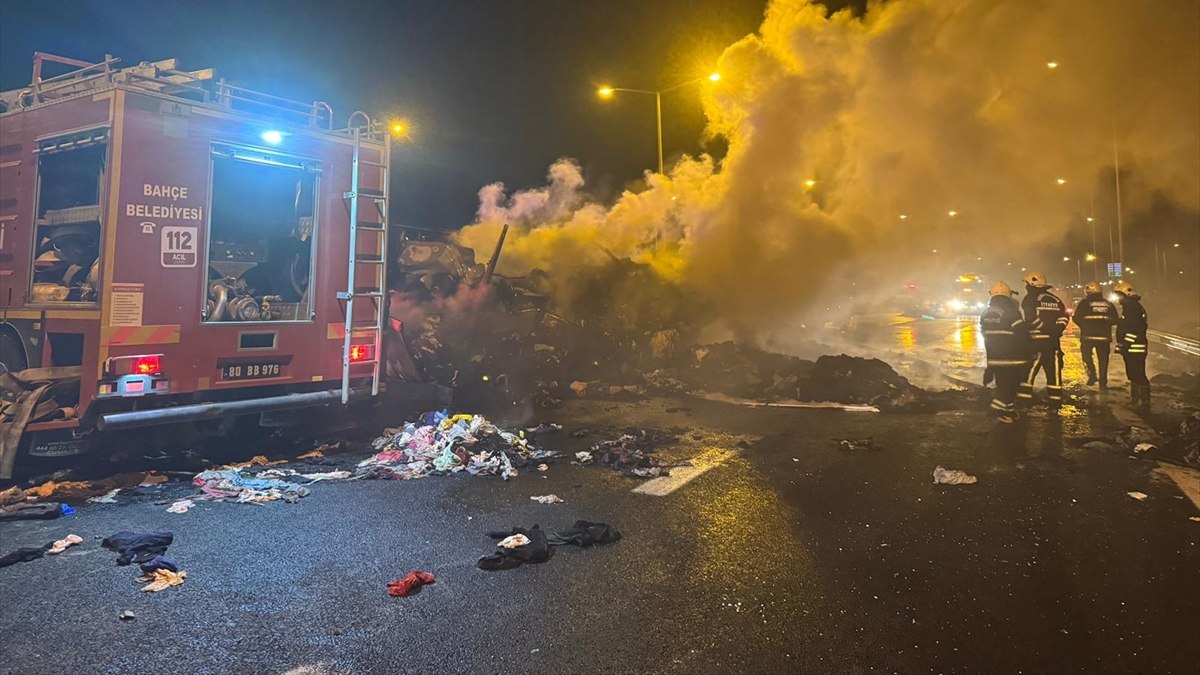 Gaziantep'te meydana gelen zincirleme trafik kazasında 1 kişi hayatını kaybetti,