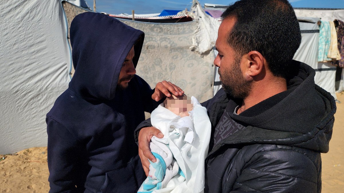 Gazze Şeridi'nde barınma ve ısınma problemi sonucu şiddetli soğuk nedeniyle