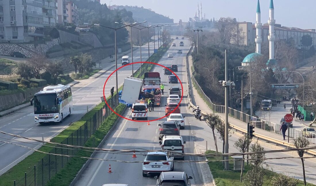 Gemlik-Bursa yolunda meydana gelen tır kazası, uzun araç kuyruklarına yol