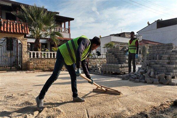 Bursa Büyükşehir Belediyesi, 17 ilçede yürütülen yatırım seferberliği kapsamında Gemlik'in