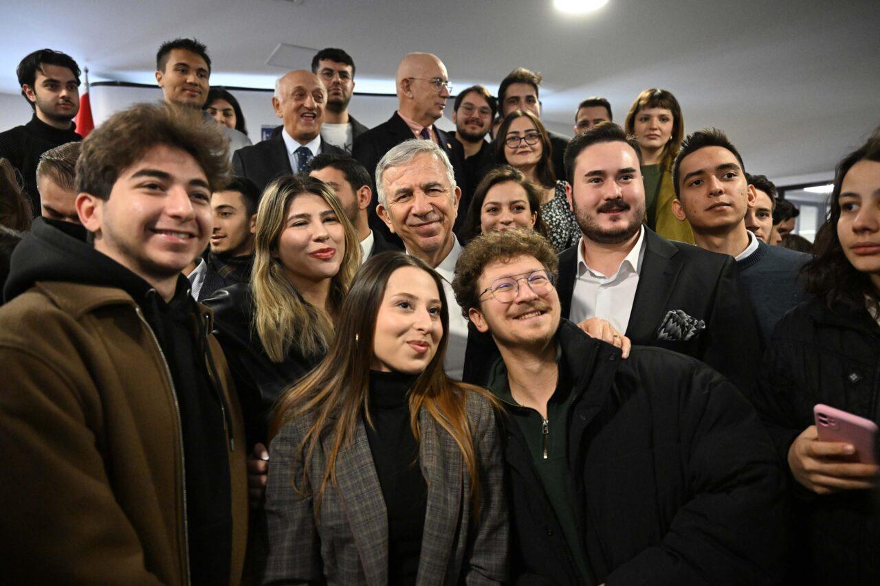 Ankara Büyükşehir Belediyesi, eğitimde fırsat eşitliği anlayışıyla hizmete açtığı ‘Genç Akademi’lerin