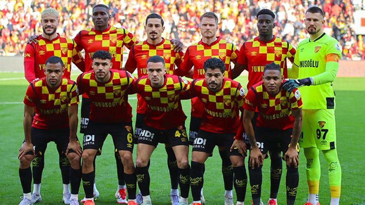 Göztepe’de golcü futbolcu Juan ile orta saha Anthony Dennis'in tamamen